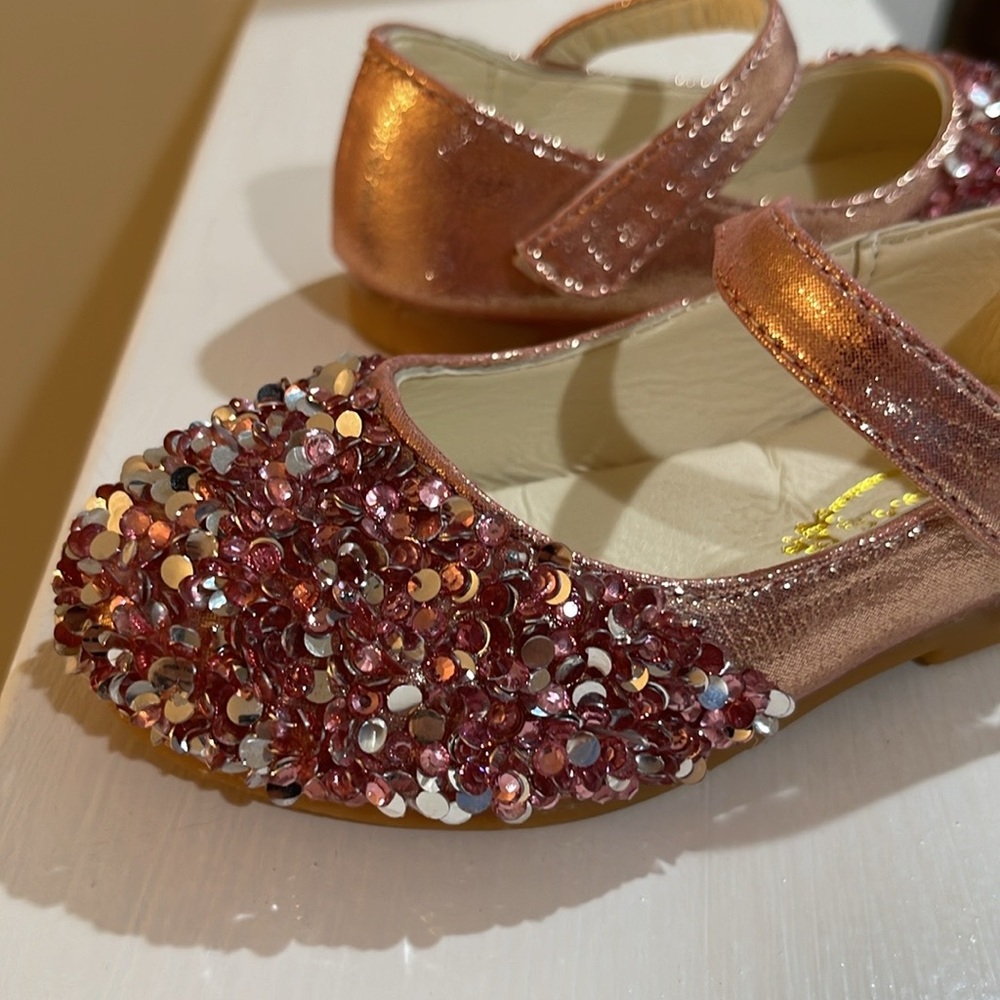 Sparkly pink shoes size 5